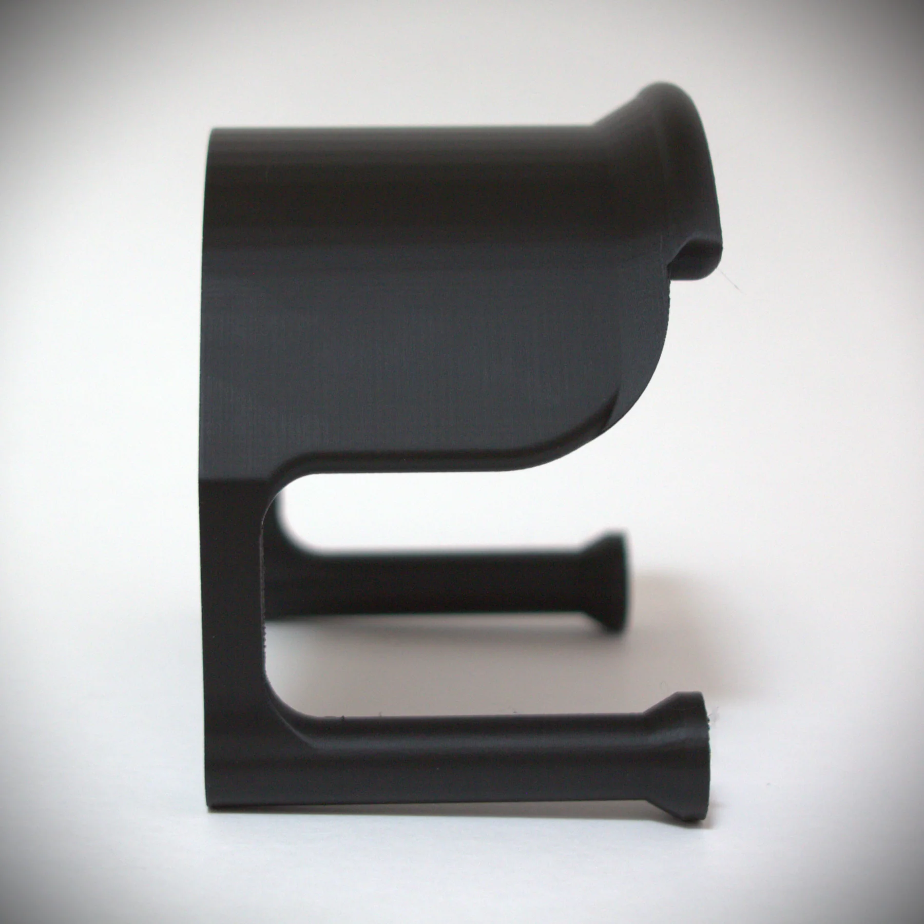 Side view of the KT-14 headset and controller storage mount